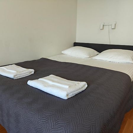Lovely Northern Apartment, Parking เอาลู ภายนอก รูปภาพ